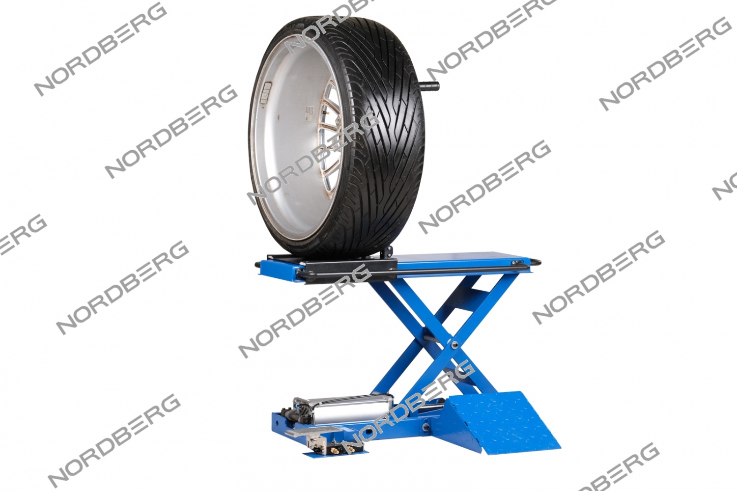 Лифт для колес легковых машин 