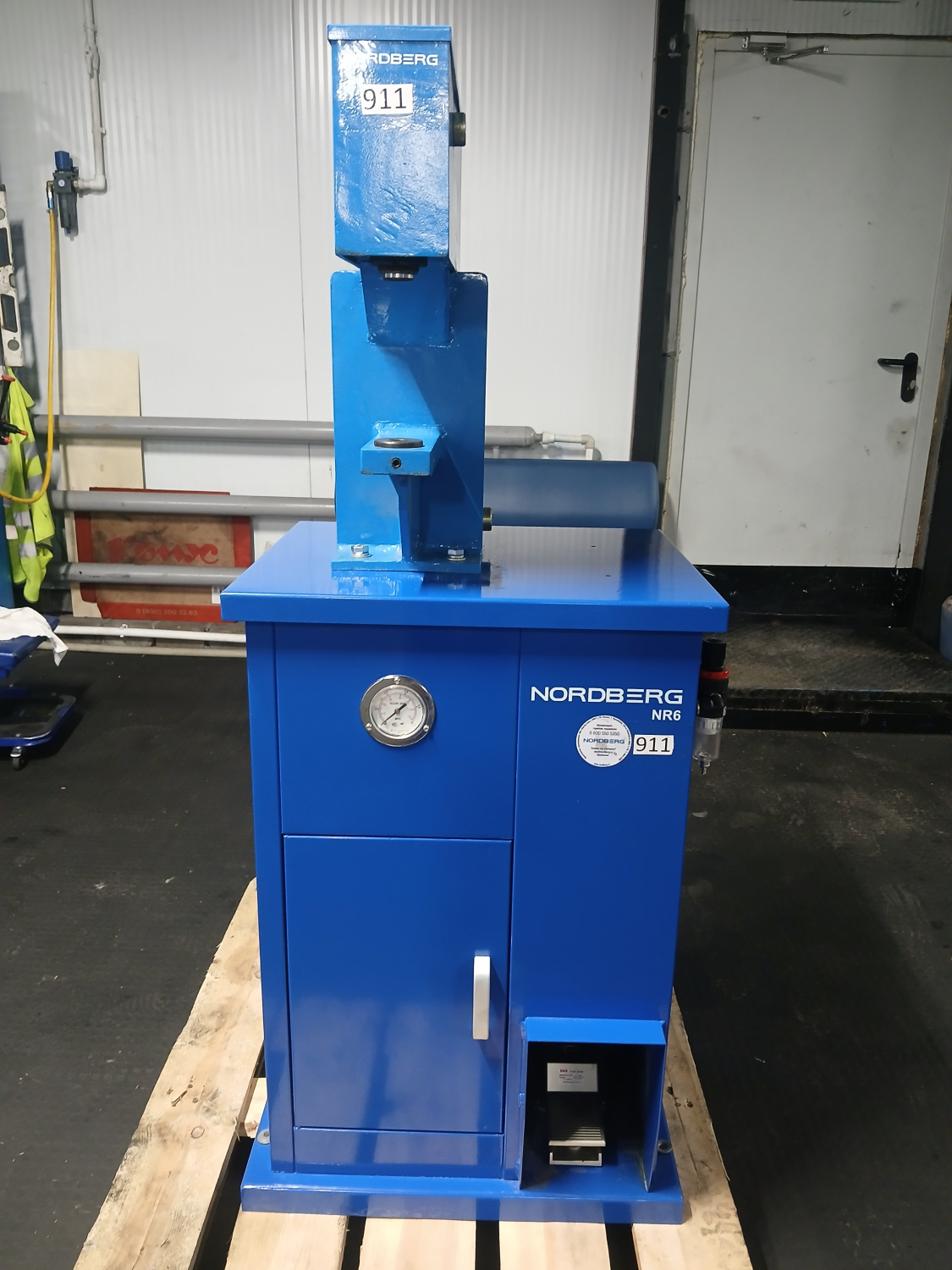 Станок пневматический для заклепки тормозных колодок rm 911