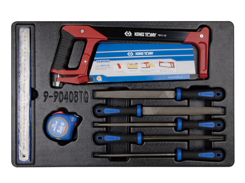 Набор напильников, рулетка, линейка и ножовка, ложемент 