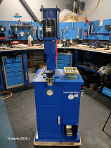 Станок пневмогидравлический для заклепки тормозных колодок rm 927