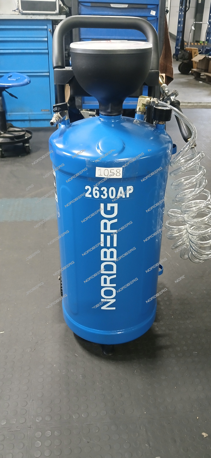 Установка для раздачи масла пневматическая, 30 л, синяя NORDBERG 2630AP RM 1058 S/N 260190291264