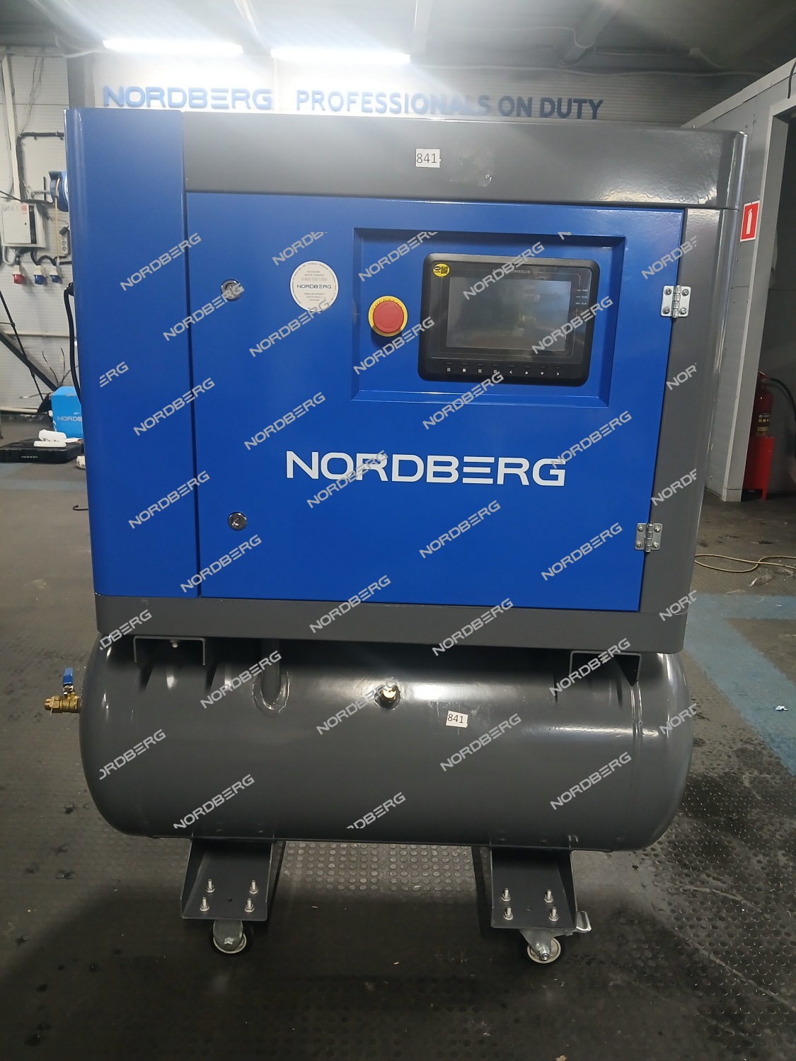 Компрессор винтовой, 5,5 кВт, 10 бар, 550 л/мин, ресивер 160 л, IP65 NORDBERG NCA8R RM 841 S/N 230932821003